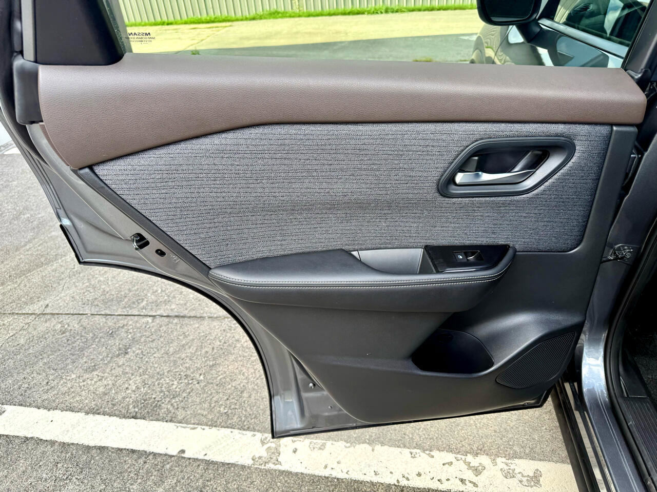 Used 2023 Nissan Rogue SV image 29
