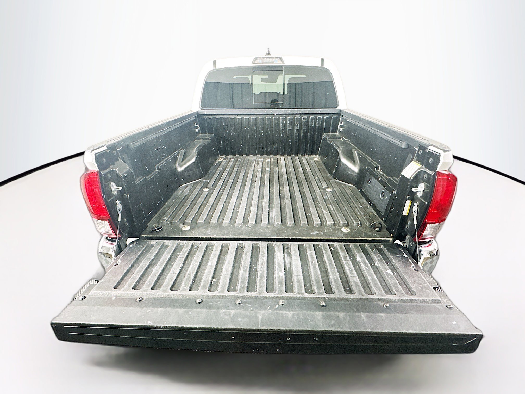 Used 2021 Toyota Tacoma SR5 image 27