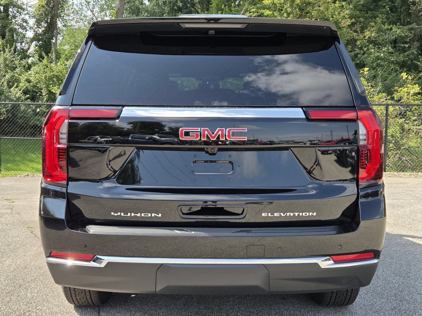 New 2026 GMC Yukon XL Elevation AWD/4WD image 17