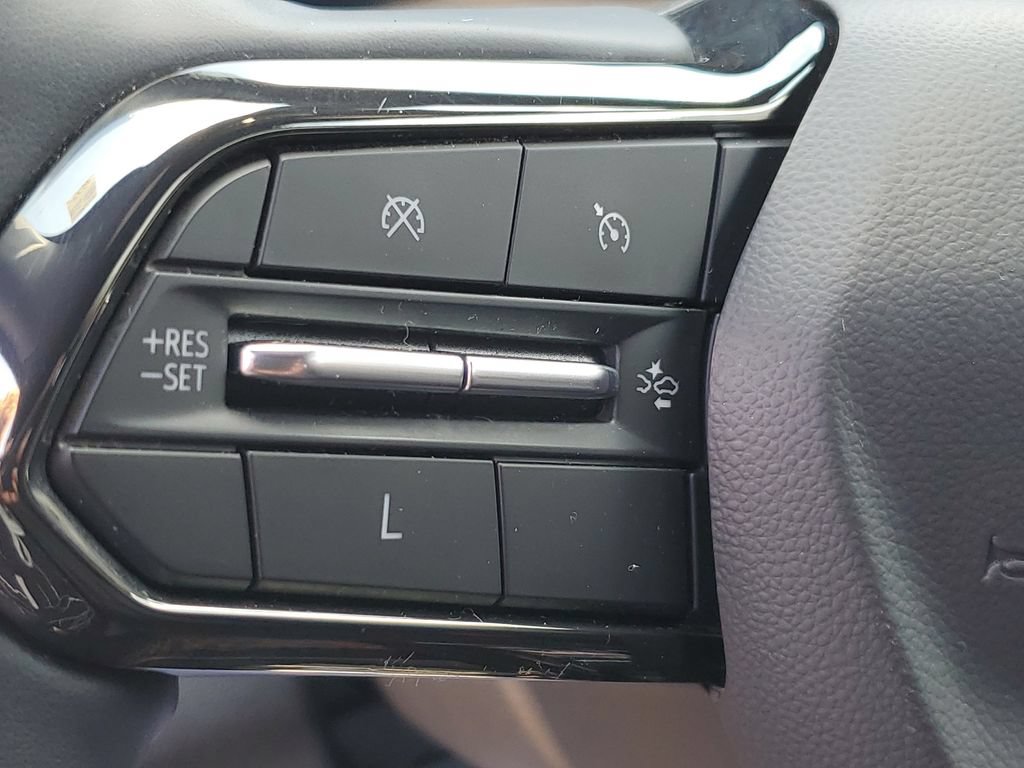 Certified 2025 Chevrolet Equinox RS FWD image 11