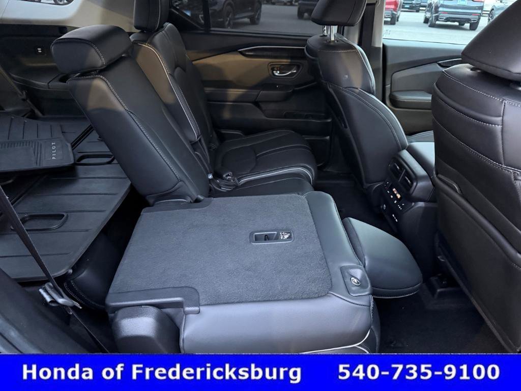 Used 2025 Honda Pilot Elite image 44