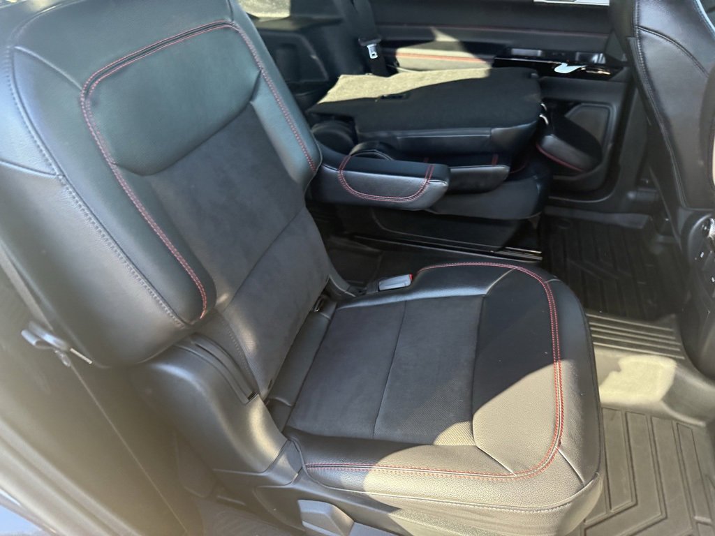 Used 2023 Ford Explorer ST-Line w/ Class IV Trailer Tow Package image 32