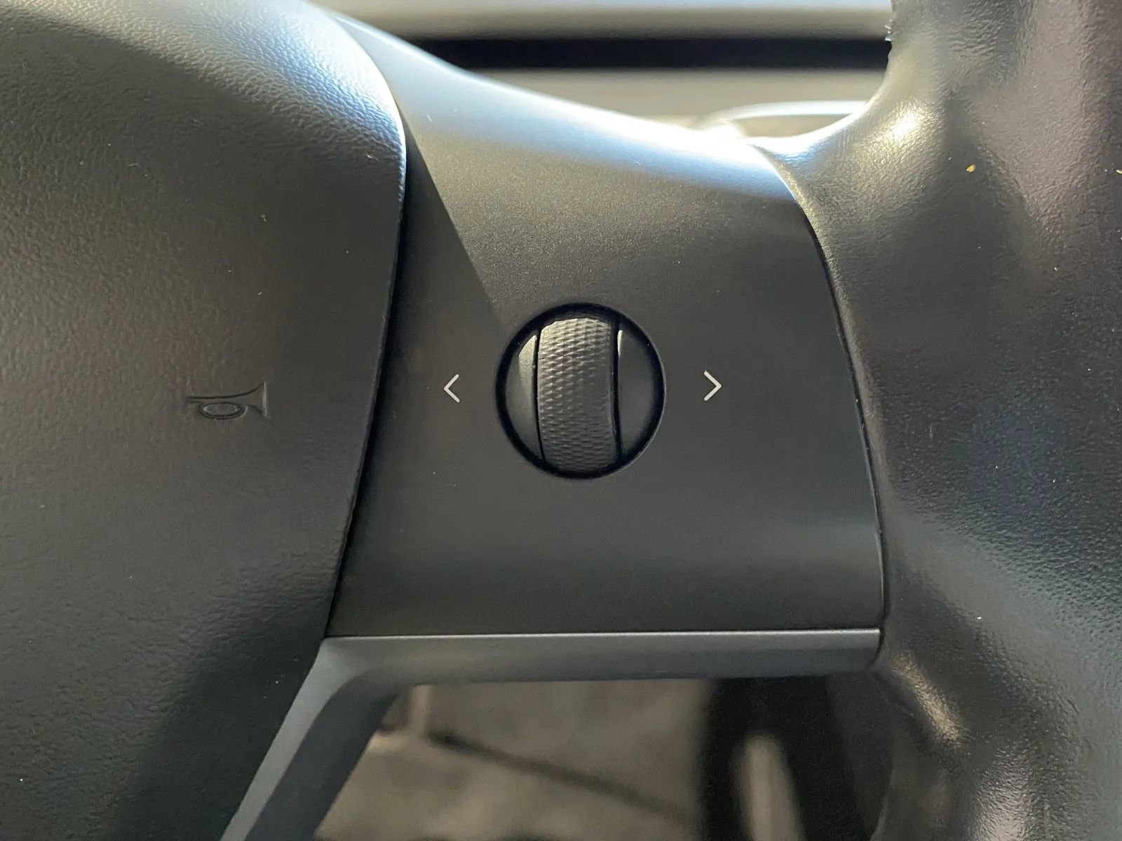 Used 2019 Tesla Model 3 Standard Range image 16