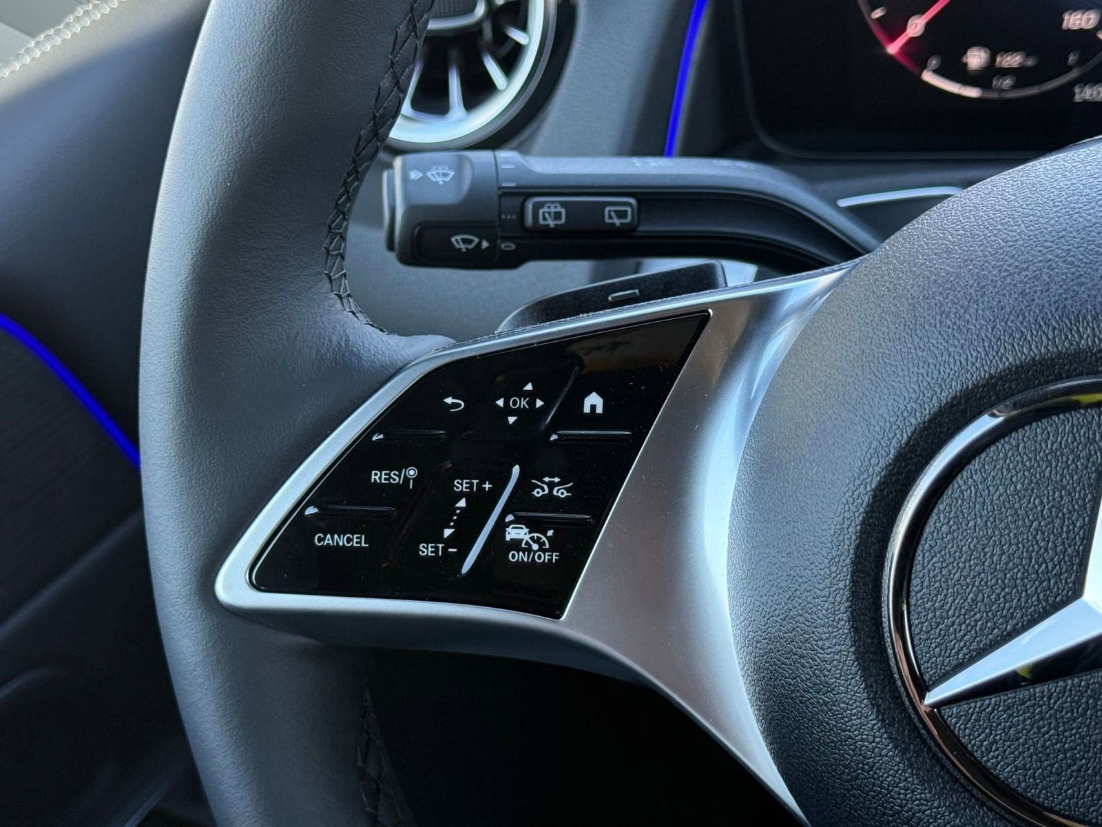 New 2026 Mercedes-Benz GLB 250 4MATIC image 18