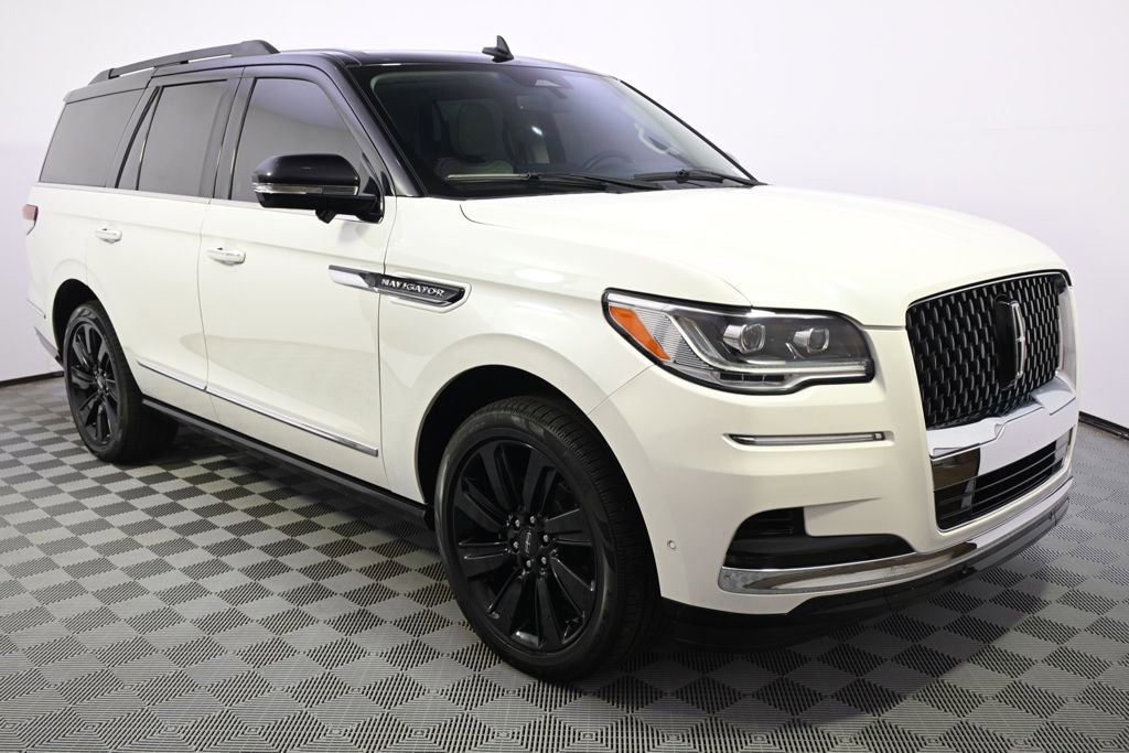 Used 2023 Lincoln Navigator Black Label AWD/4WD image 8