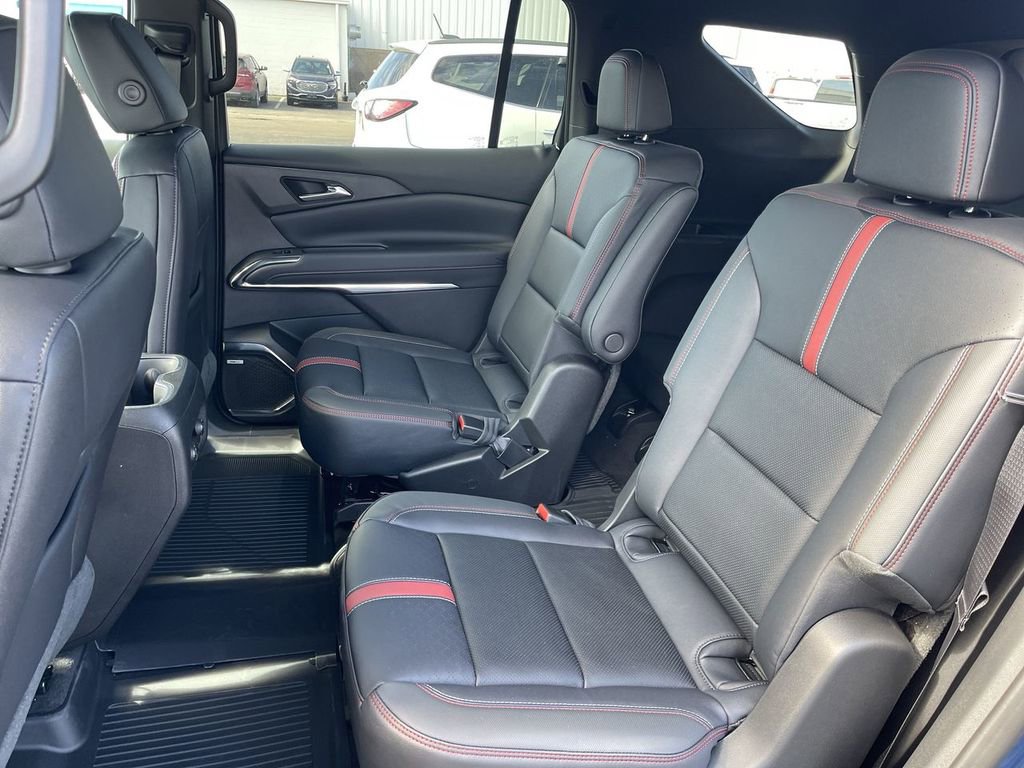 New 2026 Chevrolet Traverse RS w/ LPO, Floor Liner Package image 23