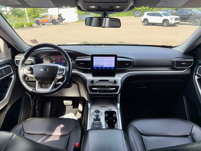 Used 2022 Ford Explorer XLT AWD/4WD image 15