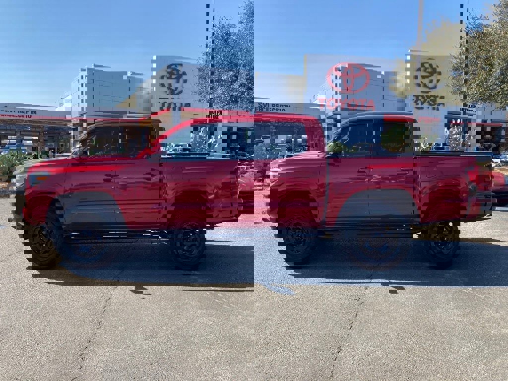 Used 2022 Toyota Tacoma SR w/ SR Convenience Package image 8