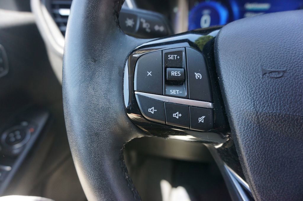 Used 2022 Ford Escape SEL w/ Technology Package AWD/4WD image 8