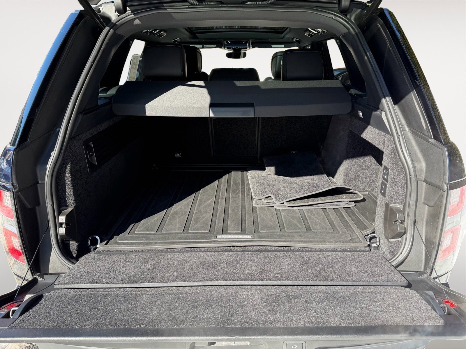 Used 2022 Land Rover Range Rover Westminster Edition image 6