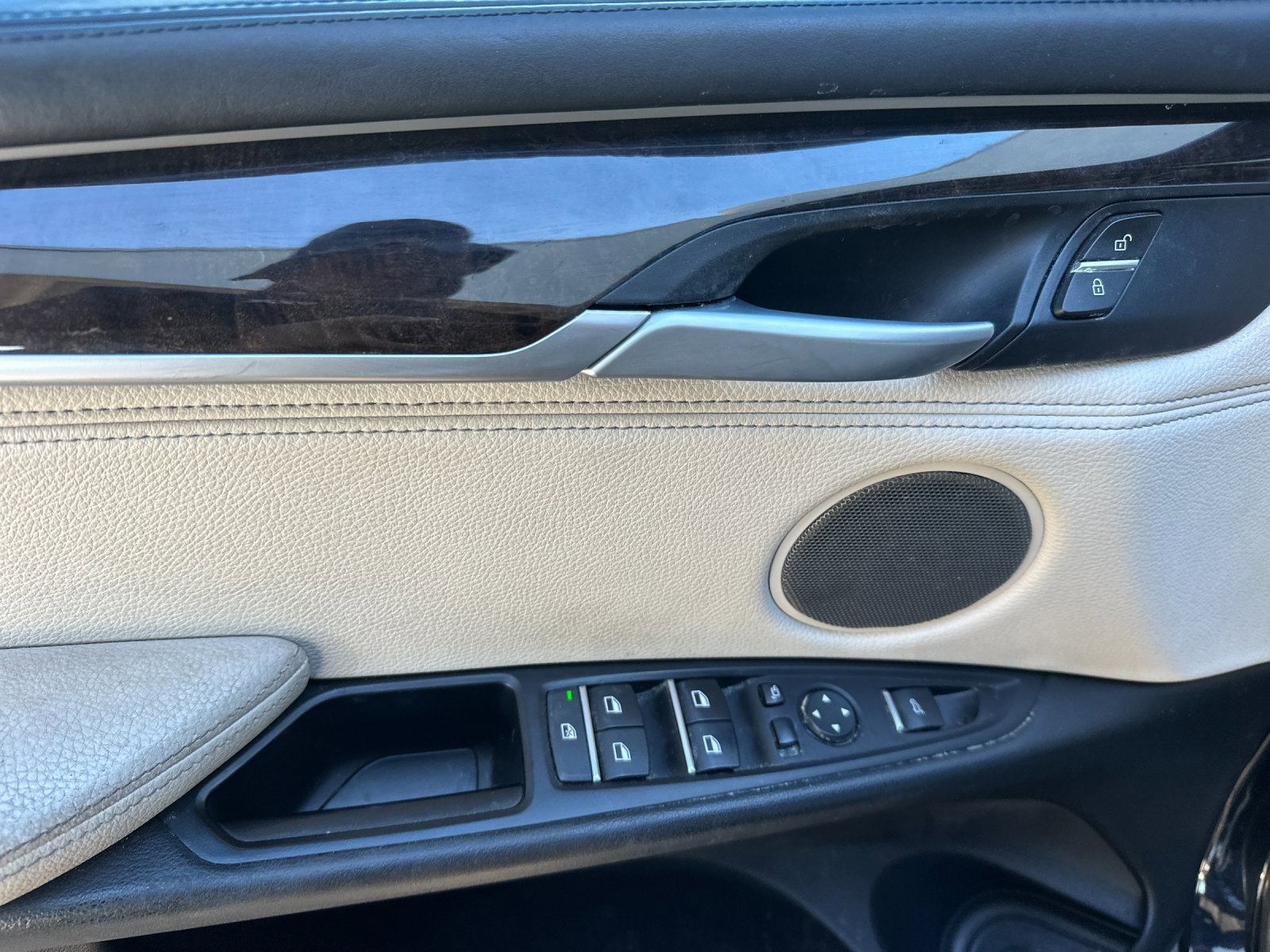 Used 2016 BMW X5 xDrive50i image 10