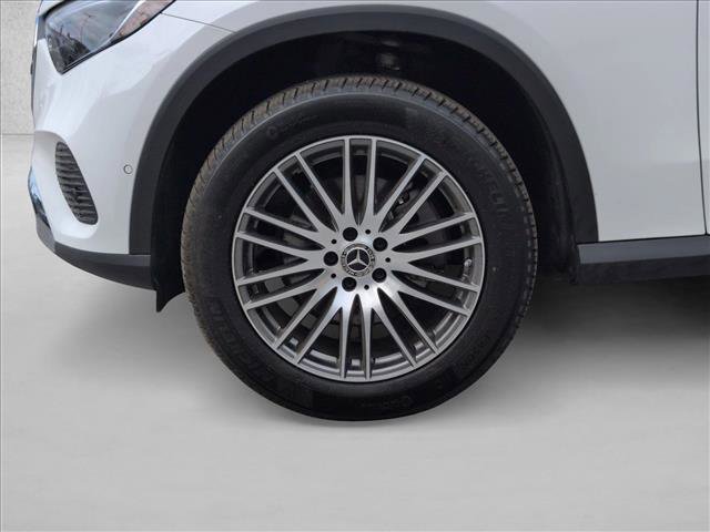 Certified 2025 Mercedes-Benz GLC 300 image 27