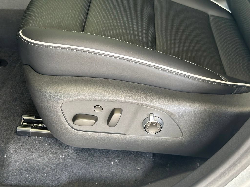 New 2026 Buick Enclave Avenir w/ Super Cruise Package FWD image 15