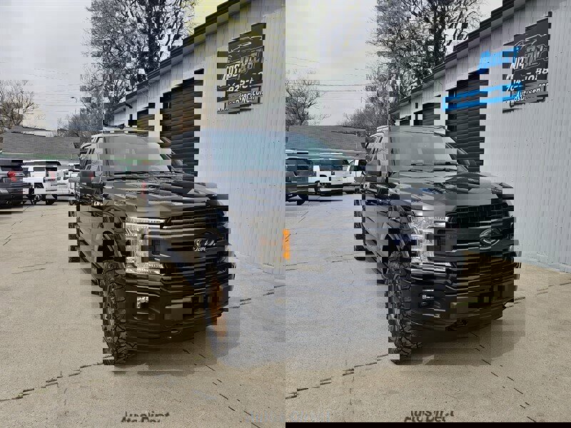 Used 2019 Ford F150 XLT w/ Equipment Group 302A Luxury image 13