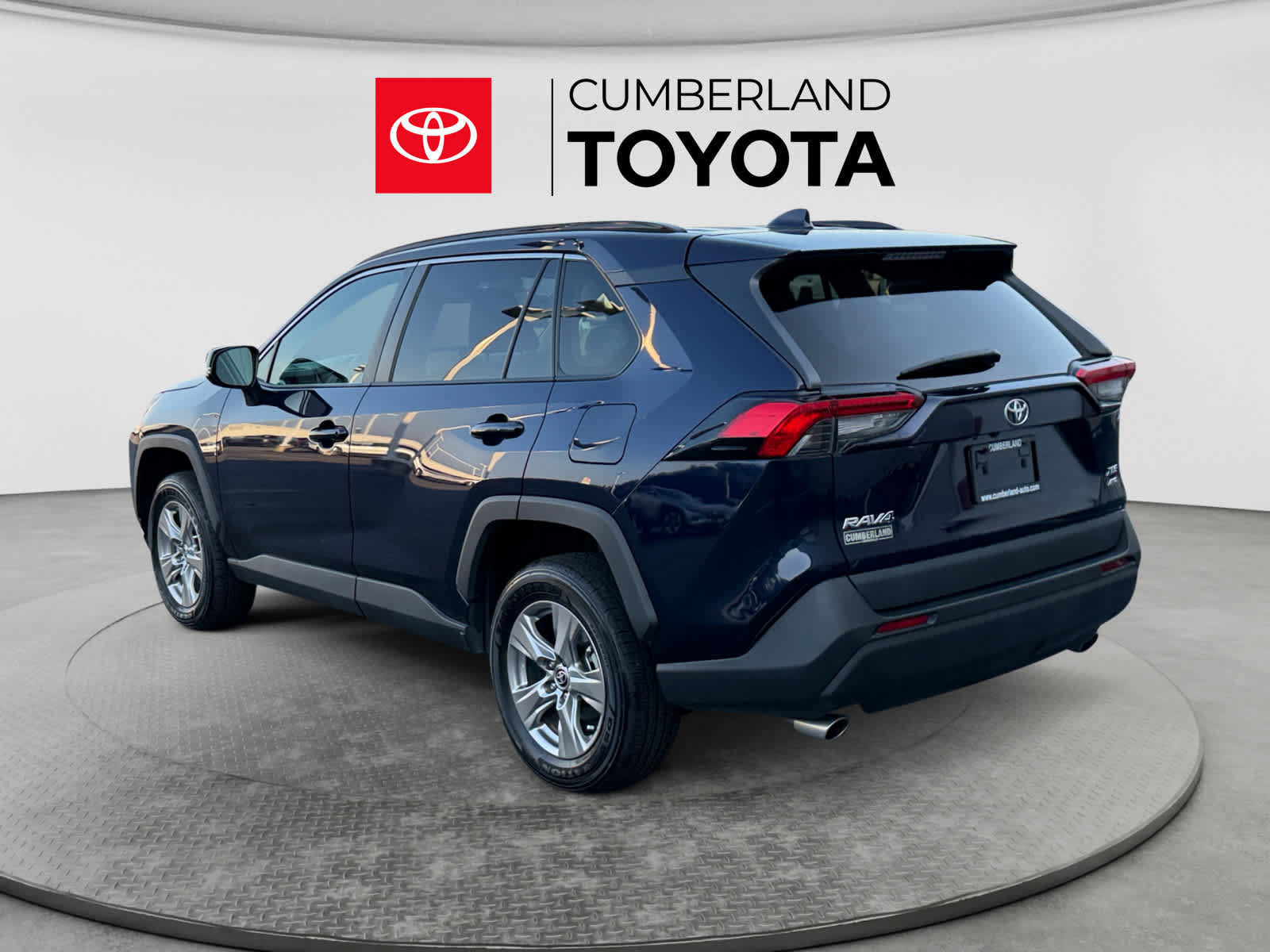 Used 2024 Toyota RAV4 XLE AWD/4WD image 3