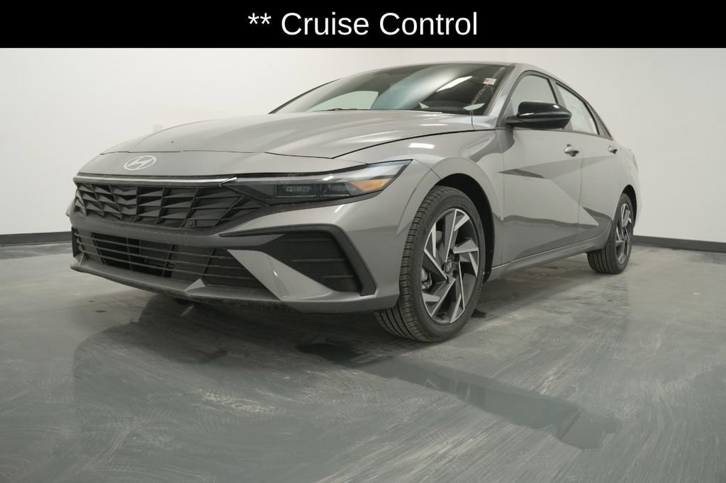 Certified 2025 Hyundai Elantra Sport image 4