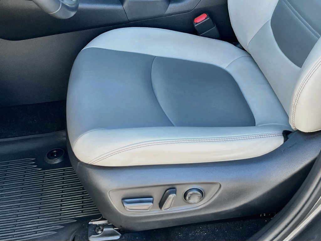 Used 2021 Toyota RAV4 Limited FWD image 15