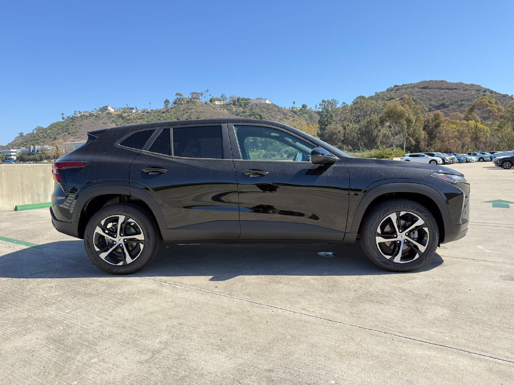 New 2026 Chevrolet Trax RS w/ Driver Confidence Package FWD image 5