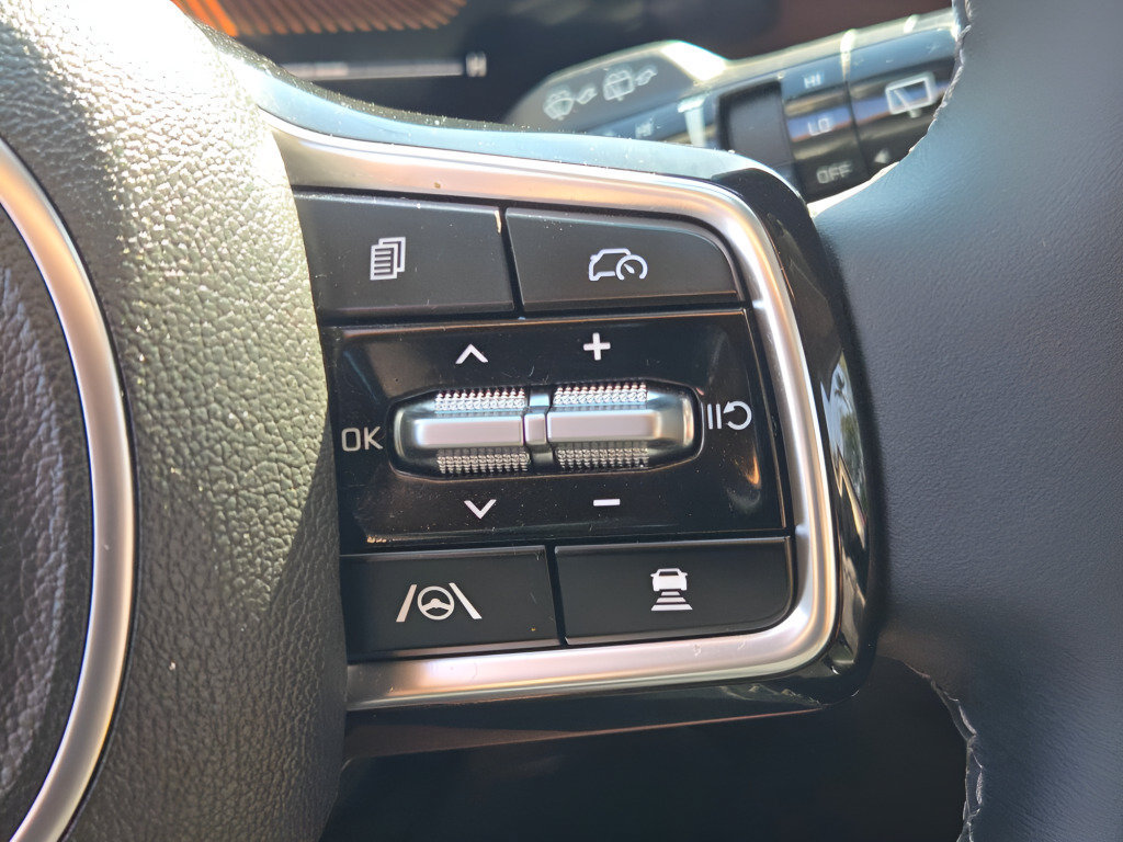 Used 2025 Kia Sorento S AWD/4WD image 38