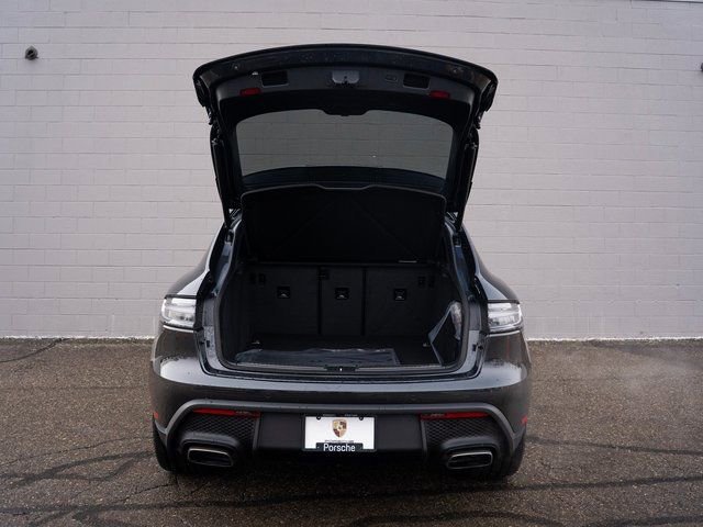 New 2026 Porsche Macan image 14