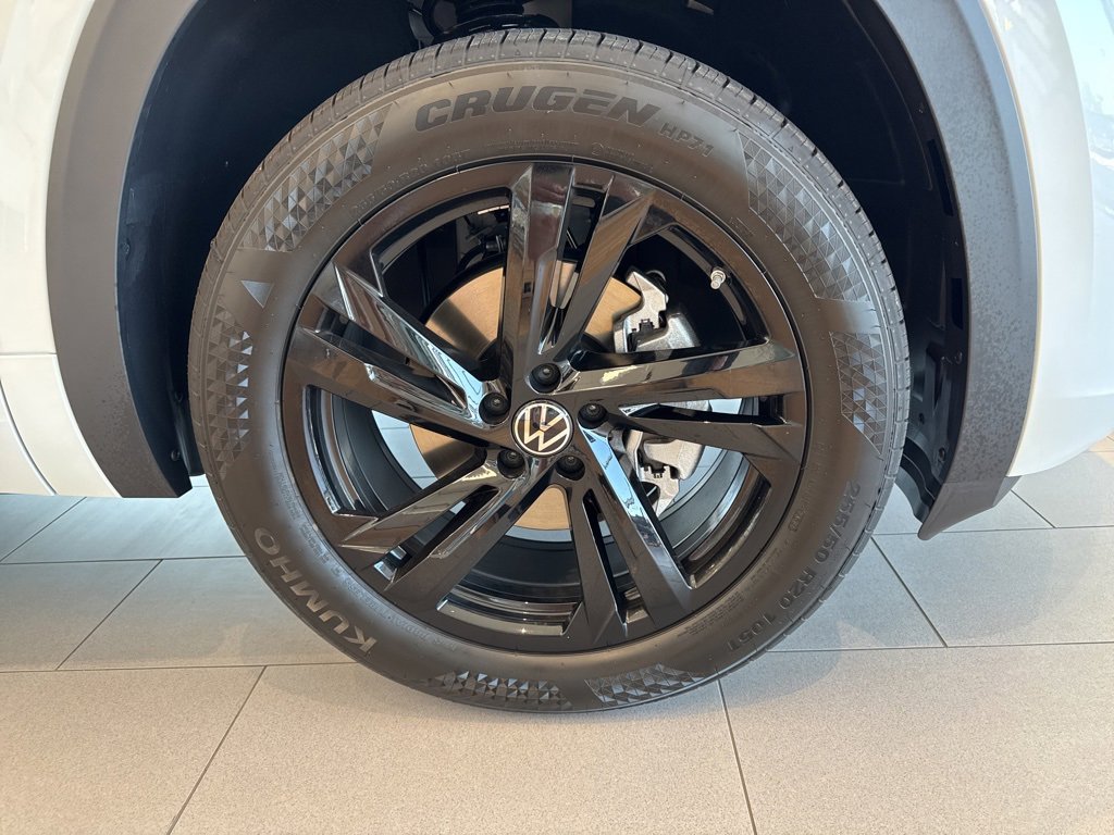 New 2026 Volkswagen Atlas Cross Sport SEL R-Line image 4