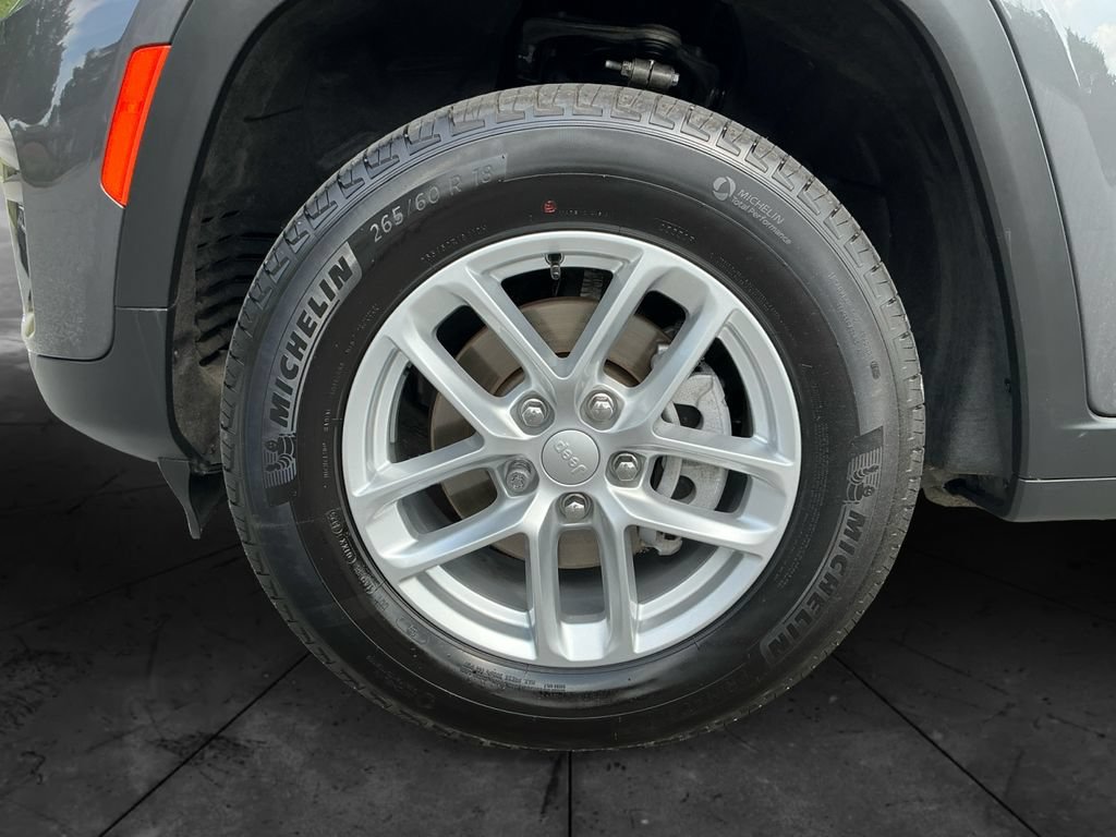 Used 2025 Jeep Grand Cherokee Laredo X AWD/4WD image 15