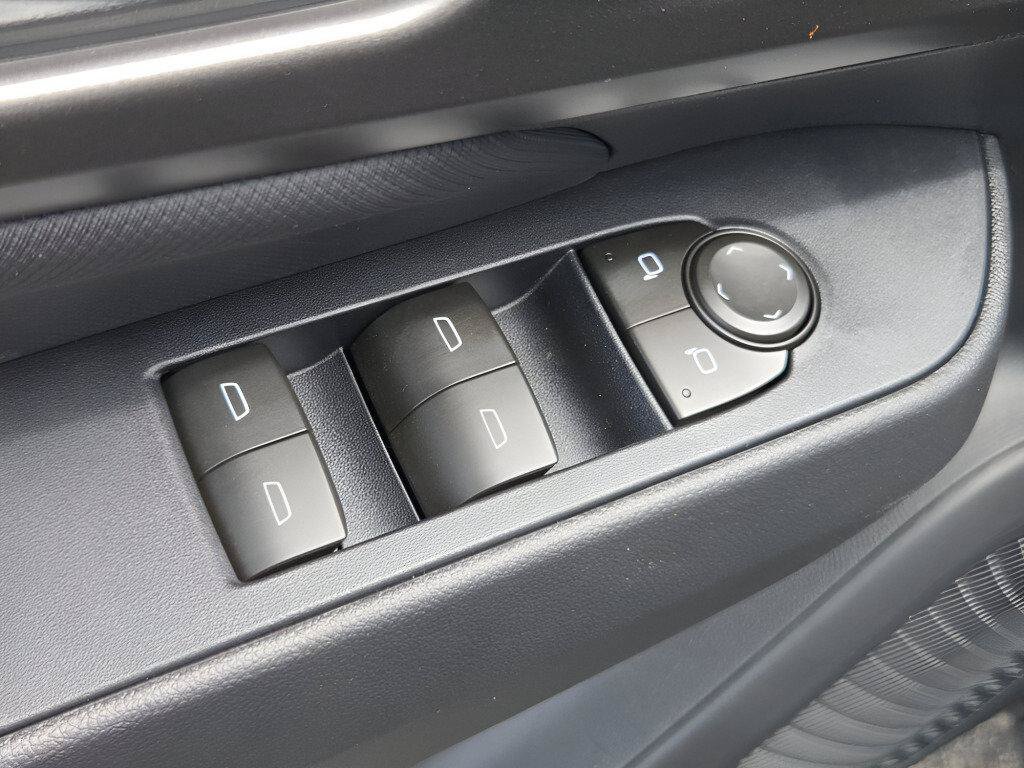 New 2026 Chevrolet Equinox EV LT FWD image 23