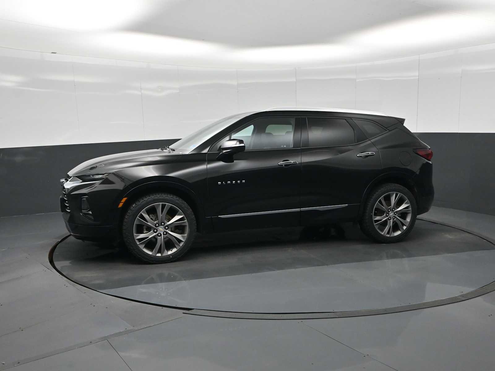 Used 2021 Chevrolet Blazer Premier w/ Driver Confidence II Package image 4