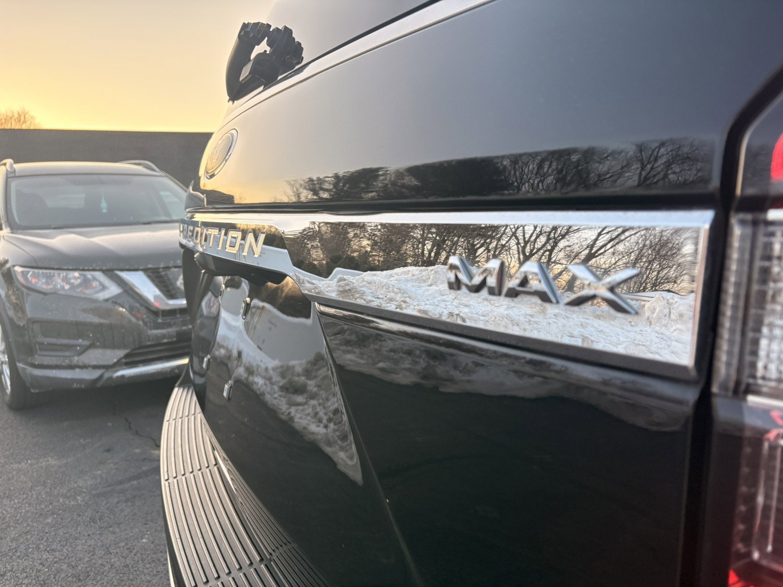 Used 2018 Ford Expedition Max Limited image 10