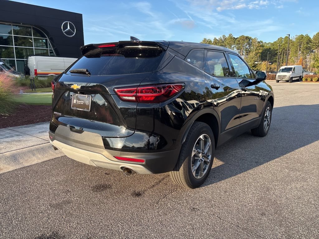 Used 2025 Chevrolet Blazer LT FWD image 5
