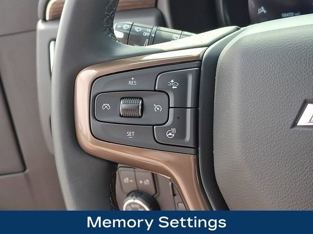 Used 2024 Chevrolet Suburban High Country AWD/4WD image 9