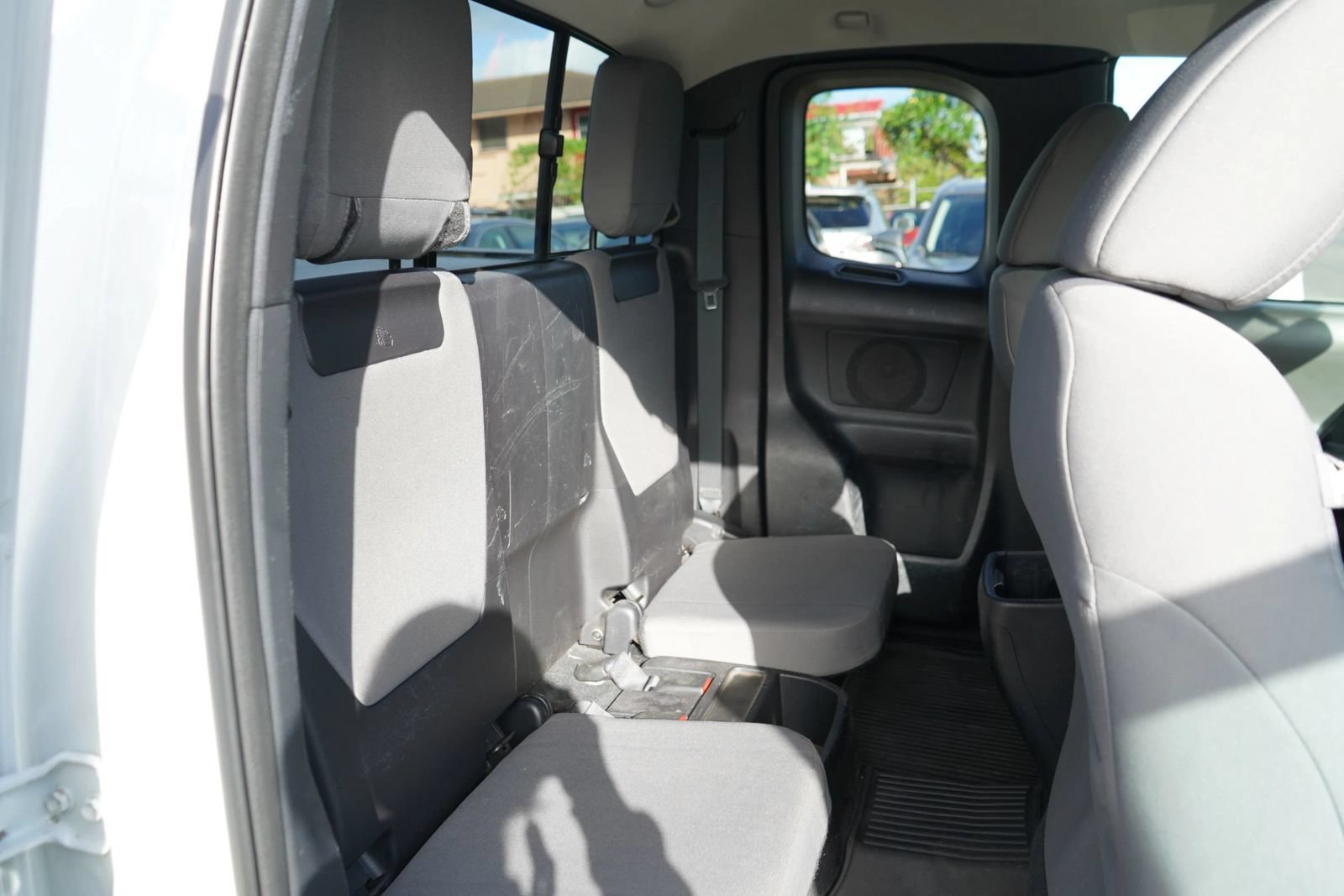 Used 2016 Toyota Tacoma SR5 RWD image 17