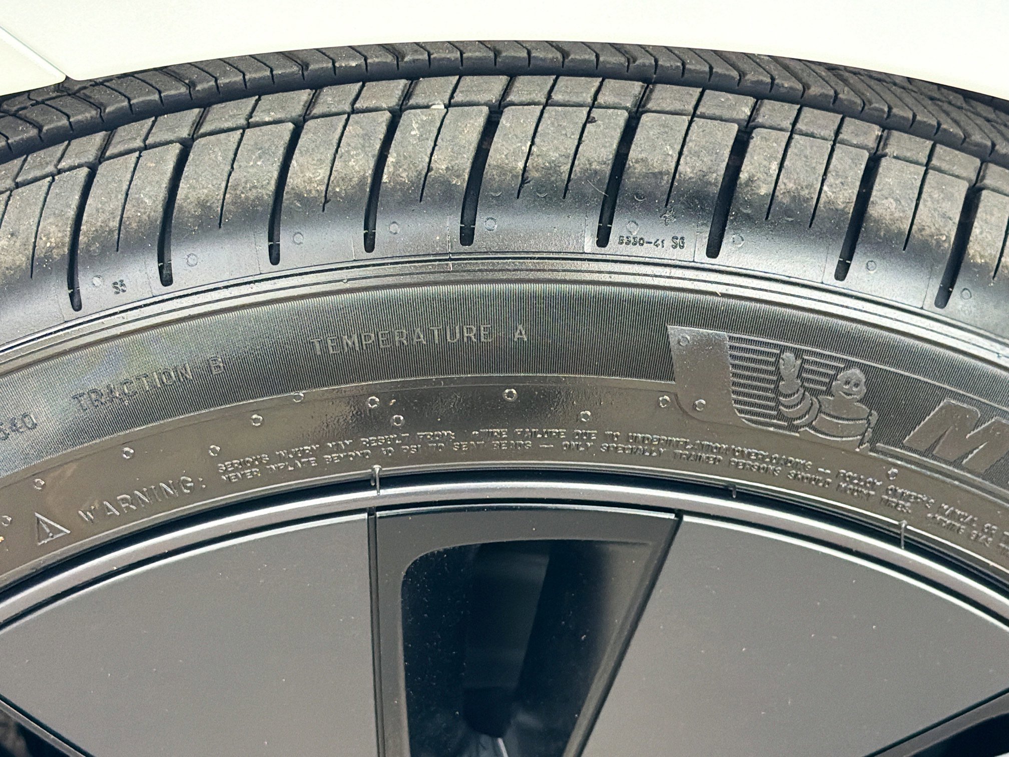 Used 2024 Tesla Model 3 Standard Range image 40