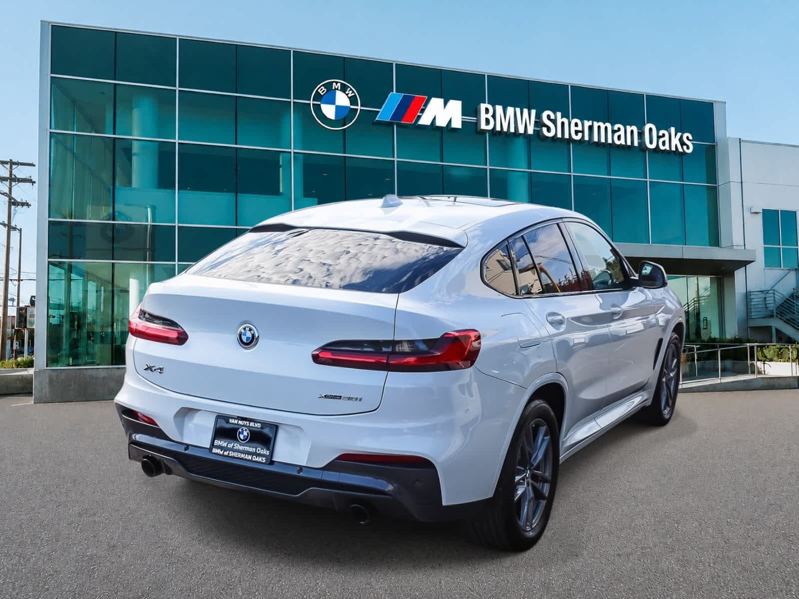 Used 2020 BMW X4 xDrive30i w/ M Sport Package 2 AWD/4WD image 4