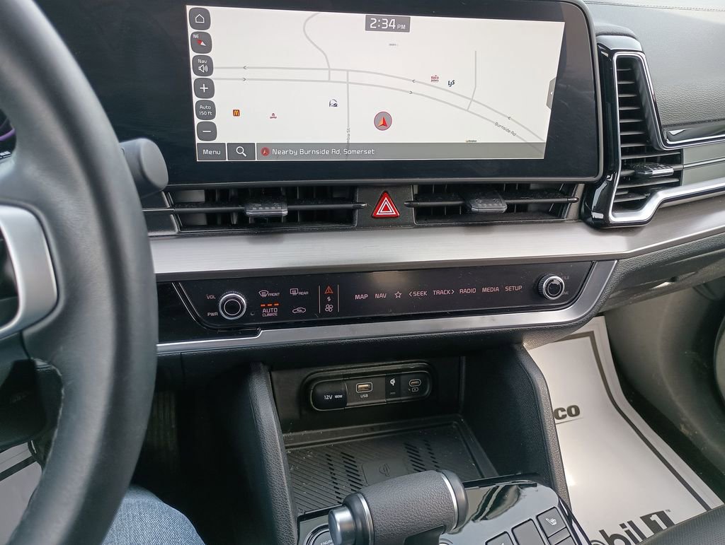 Used 2025 Kia Sportage EX image 24