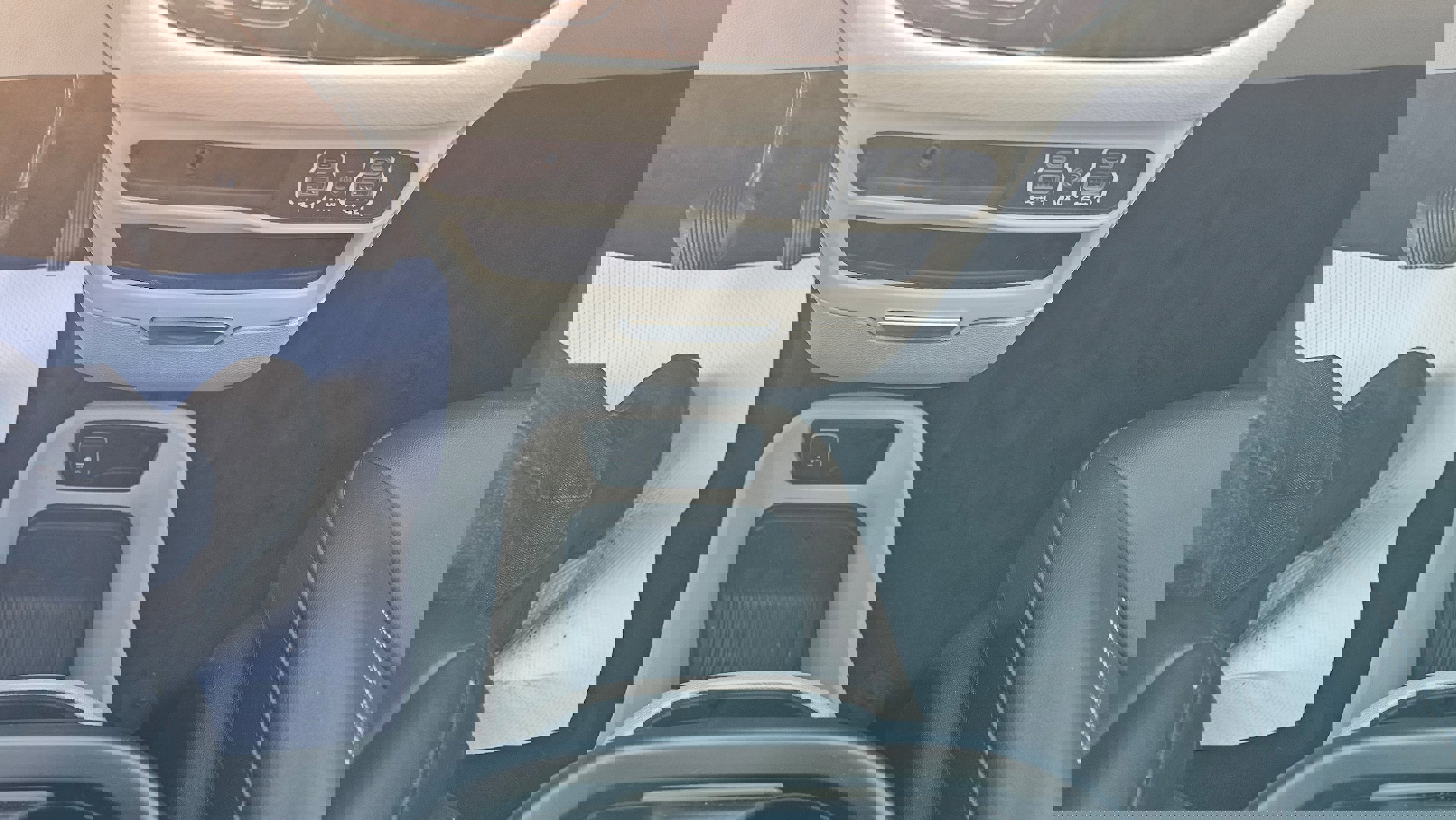 Used 2024 Chrysler Pacifica Touring-L image 30