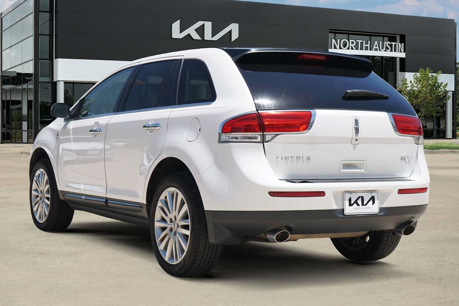 Used 2015 Lincoln MKX FWD w/ Equipment Group 102A image 4