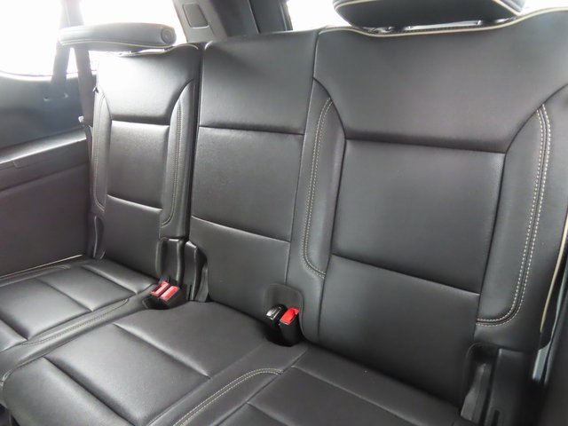 Certified 2025 Chevrolet Suburban Premier image 32