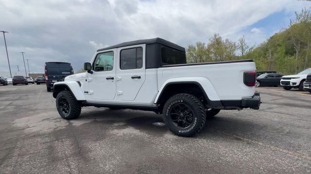 Used 2025 Jeep Gladiator Sport AWD/4WD image 6