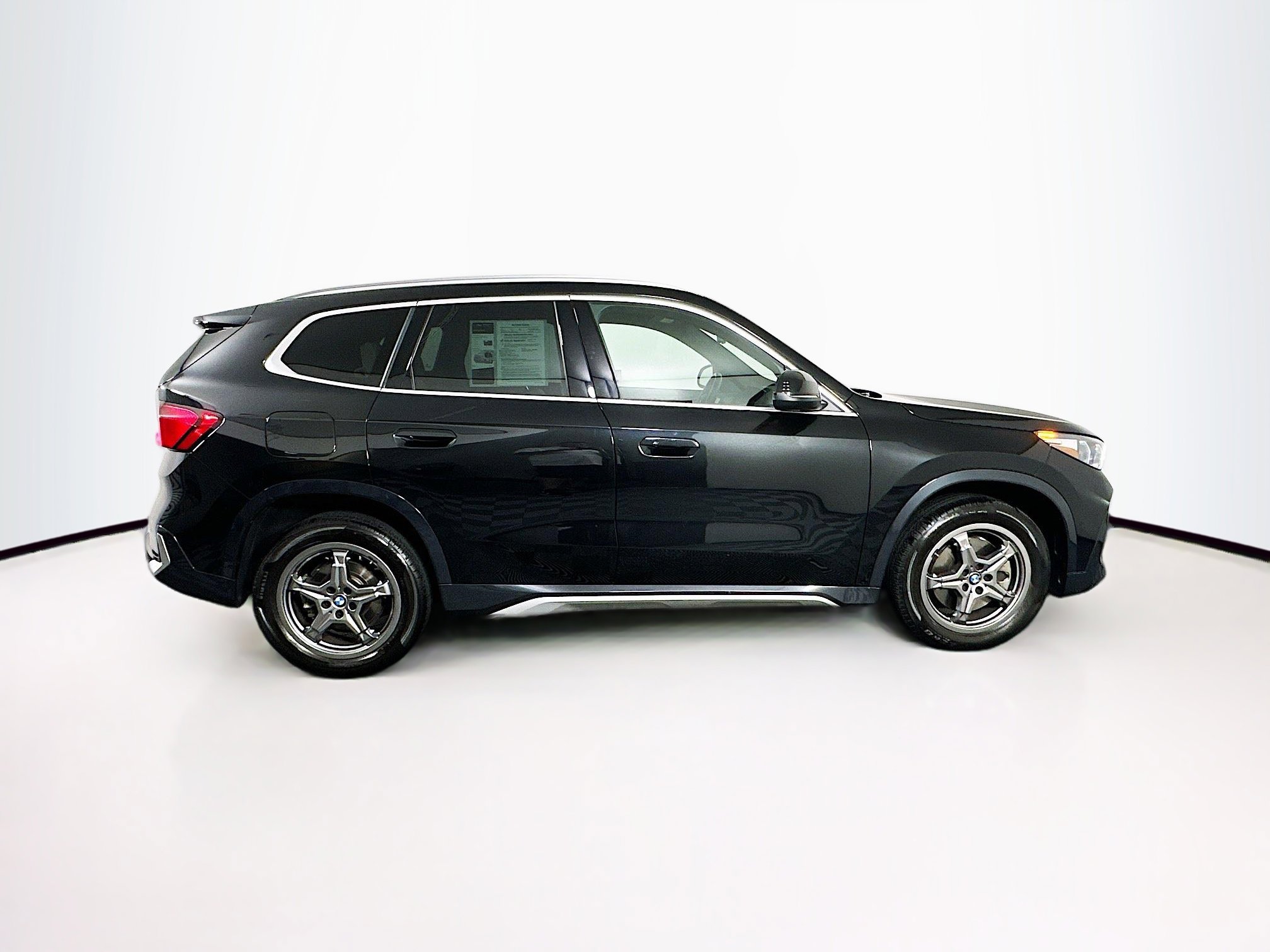 Used 2025 BMW X1 xDrive28i AWD/4WD image 10