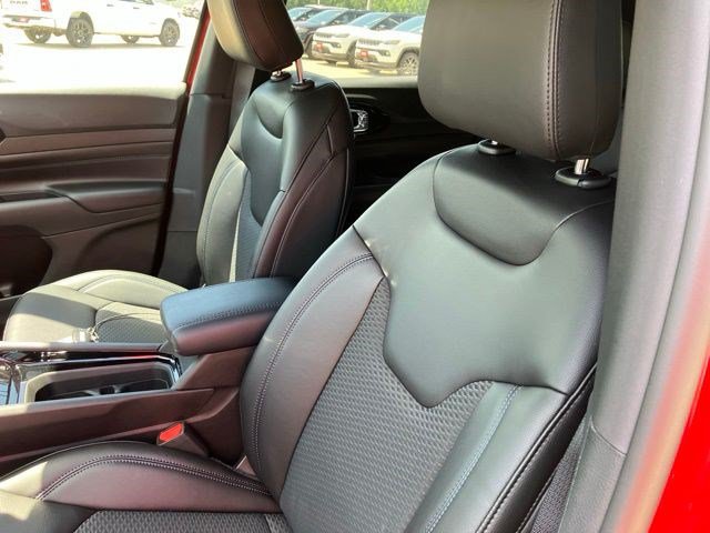 New 2026 Jeep Compass Latitude AWD/4WD image 12