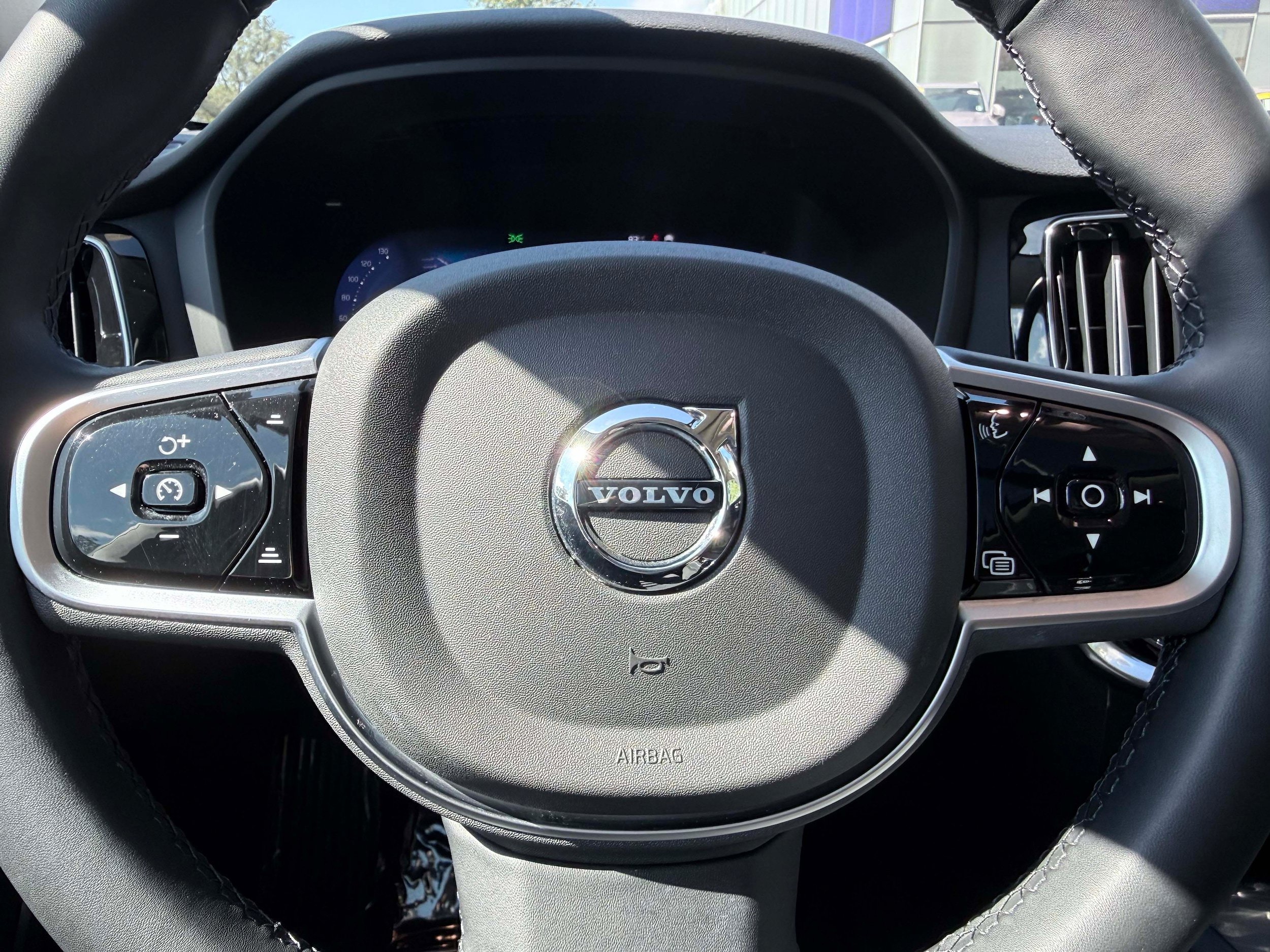Certified 2025 Volvo V60 B5 Cross Country Plus AWD/4WD image 19