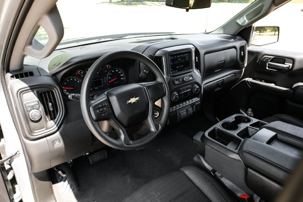 Used 2024 Chevrolet Silverado 1500 Custom RWD image 3