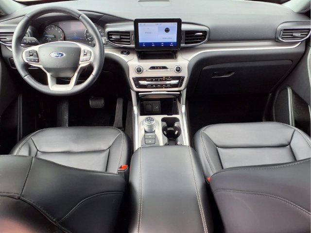 Used 2023 Ford Explorer XLT w/ Equipment Group 202A AWD/4WD image 21