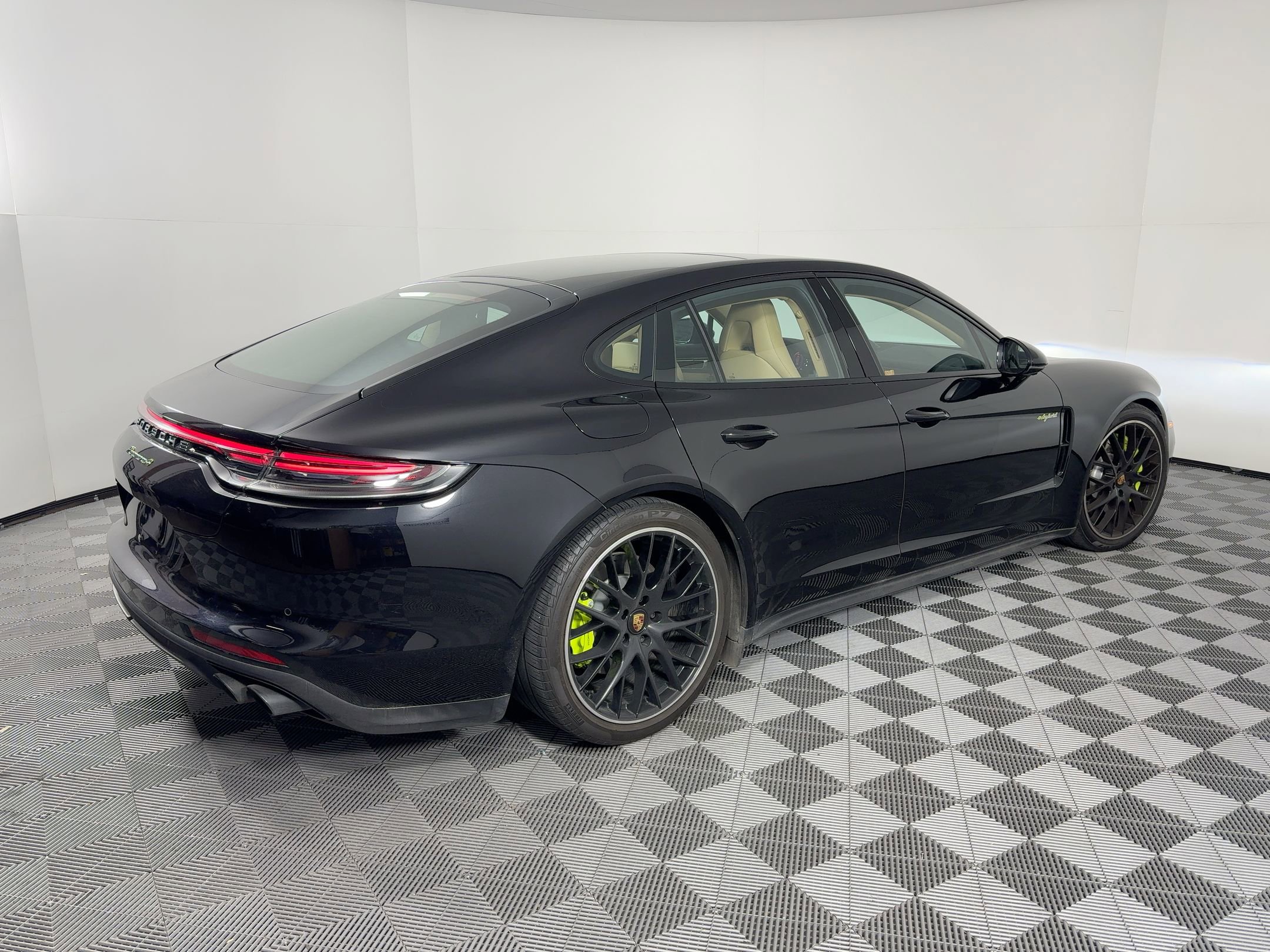 Certified 2023 Porsche Panamera 4 image 9