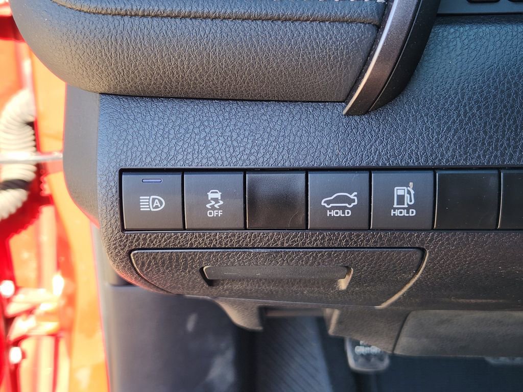 Used 2024 Toyota Camry SE image 27