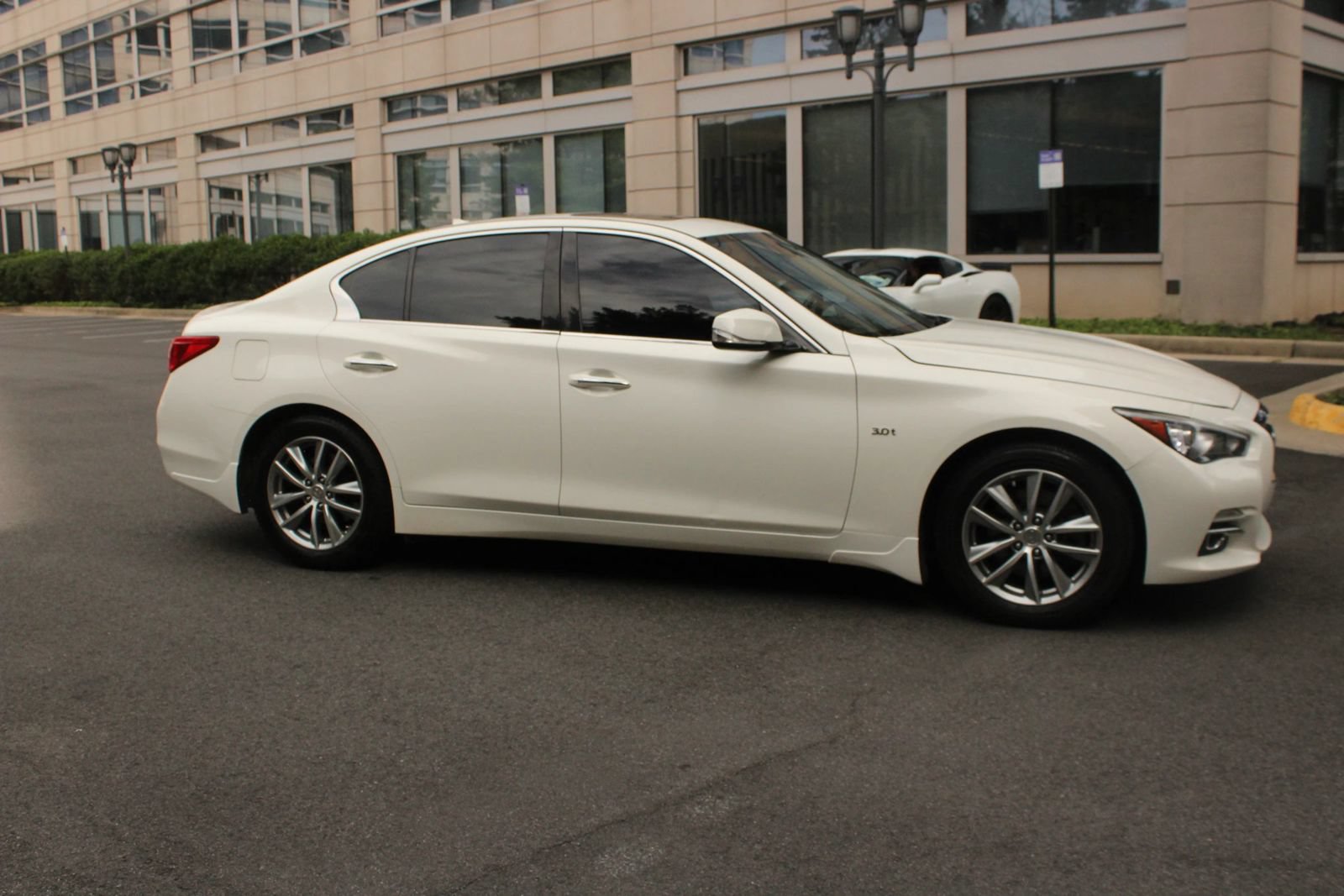 Used 2017 INFINITI Q50 3.0t Premium w/ 3.0T Premium Plus Package AWD/4WD image 2