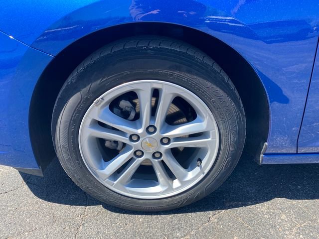 Used 2018 Chevrolet Cruze LT w/ Convenience Package FWD image 20