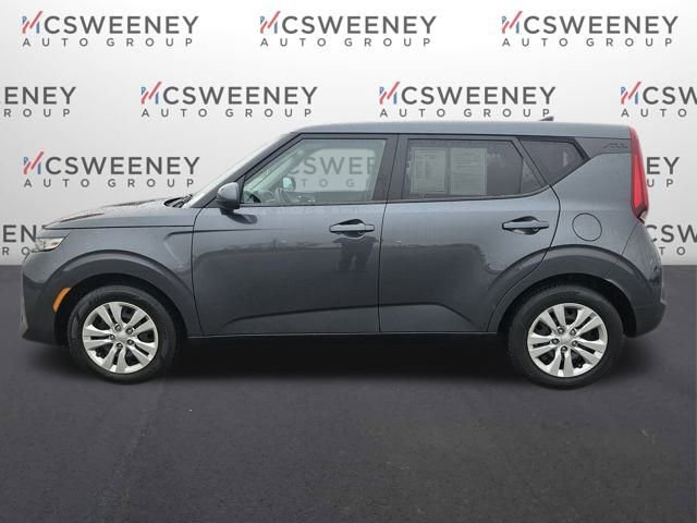 Used 2022 Kia Soul LX image 2