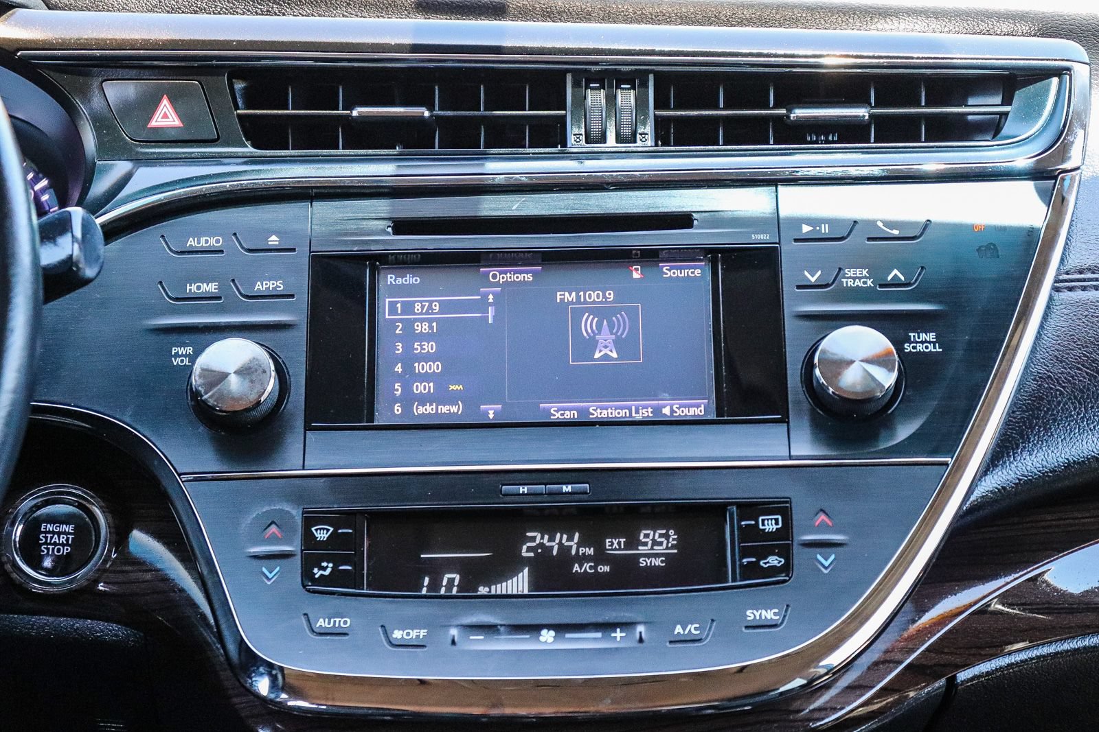 Used 2015 Toyota Avalon XLE FWD image 17